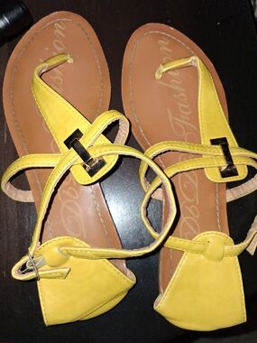 DbDk Fashion Yellow Strappy Women's Sandals